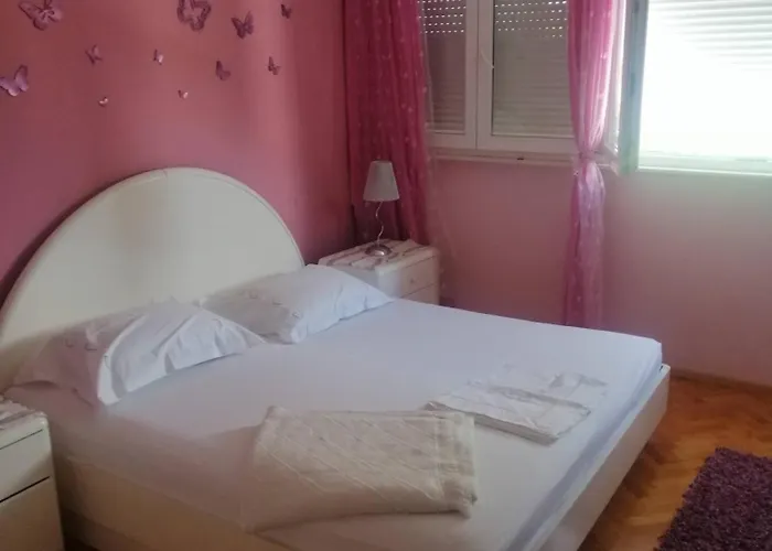 Rum i privatbostad Aurora Near Center Split