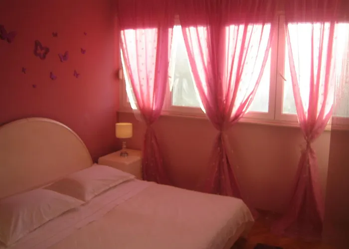 Aurora Near Center *